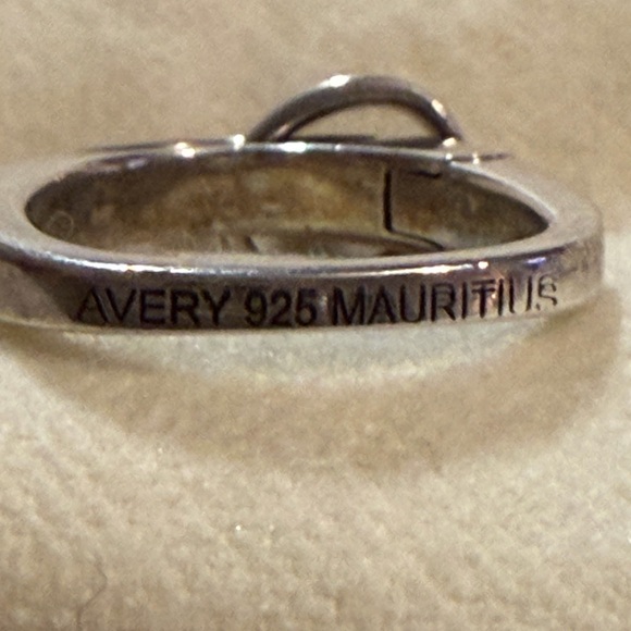 Retired James Avery Mauritius Sterling Silver Charm Holder - Picture 3 of 3